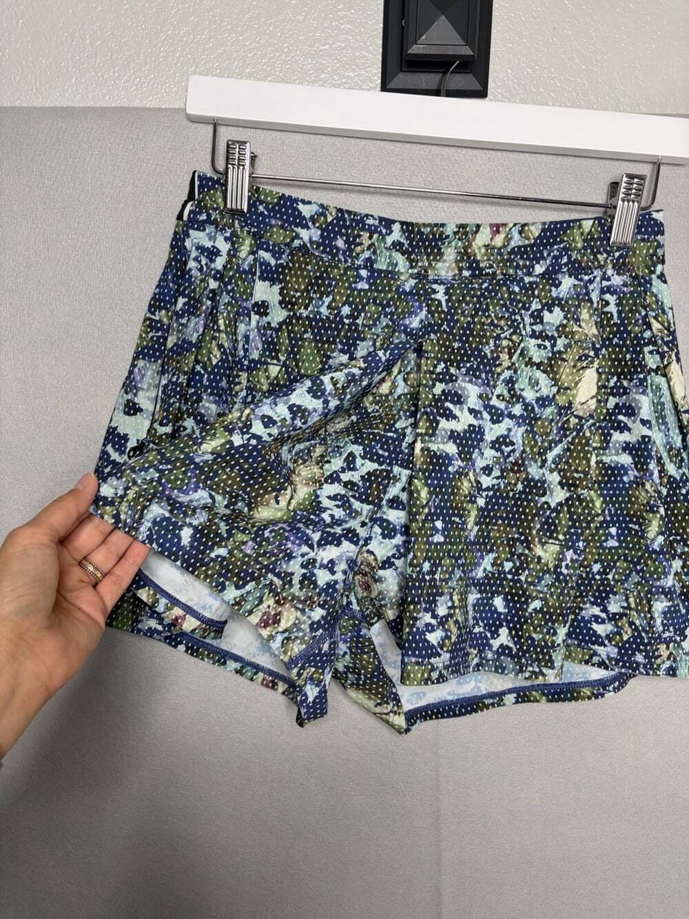Lululemon Women's City Skort Sz 6 Floral Print Sport Stripe Shorts Run Athleis - Picture 3 of 8